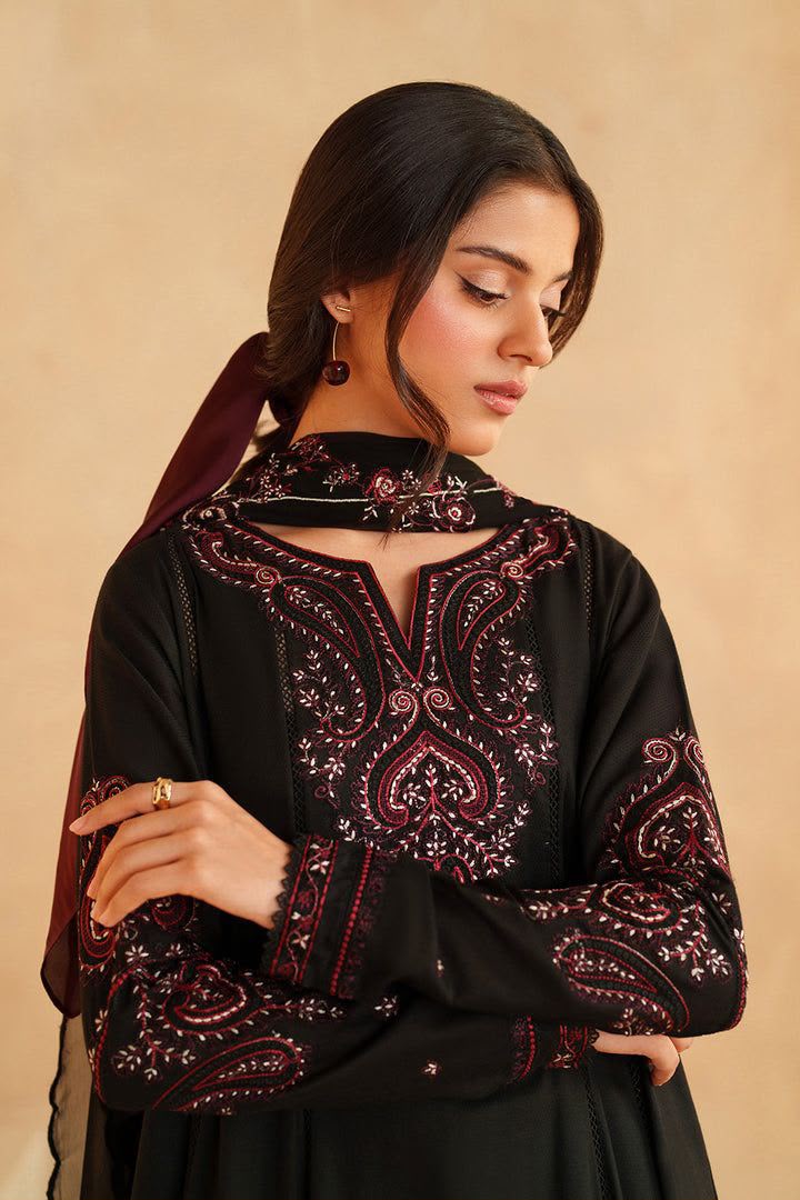 BRAND  IZNIK 
Embroidered Dhanak 3 Piece