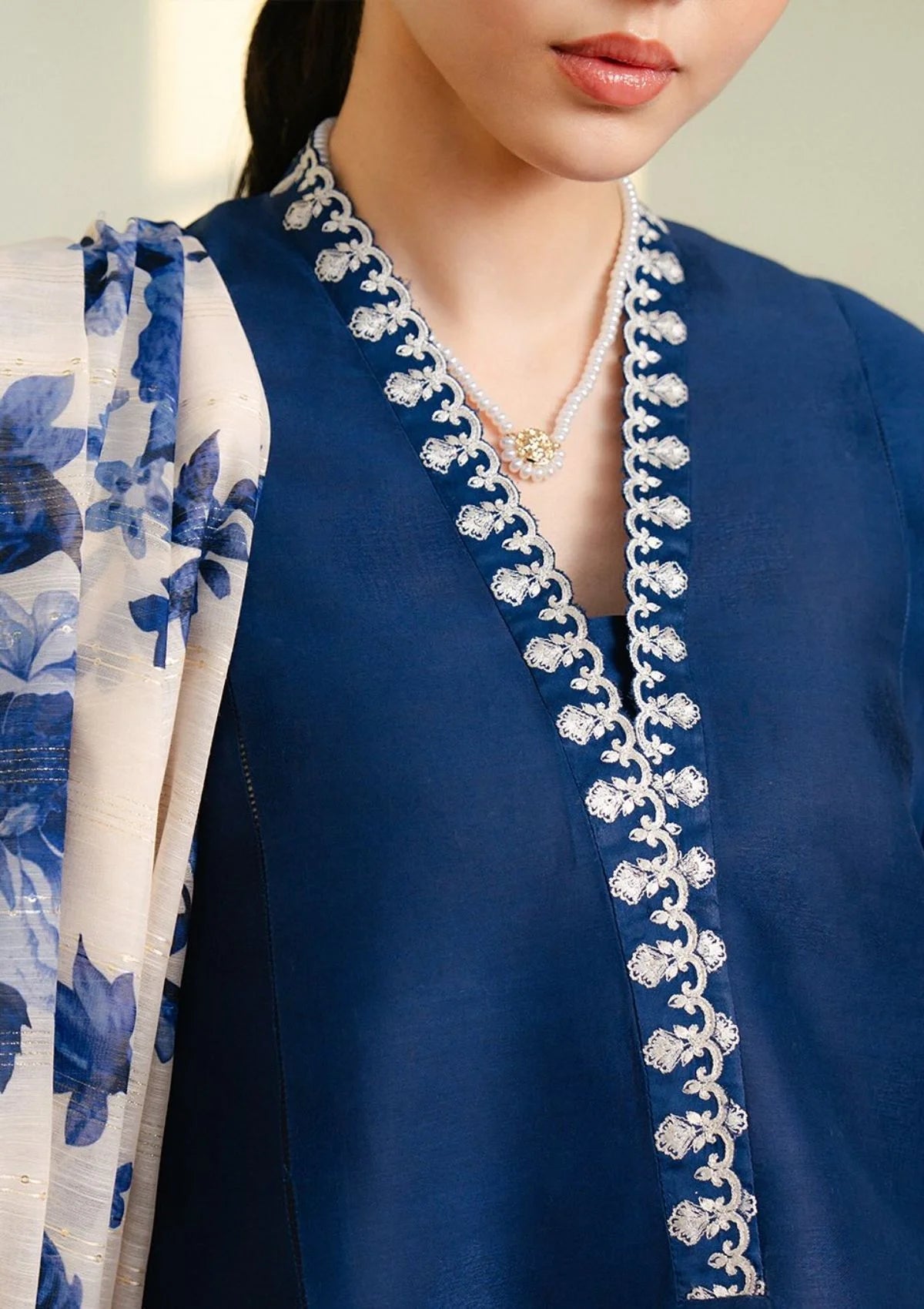 Zara Shahjahan Dhanak 3-Piece Heavy Embroidered Suit with Printed Wool Shawl