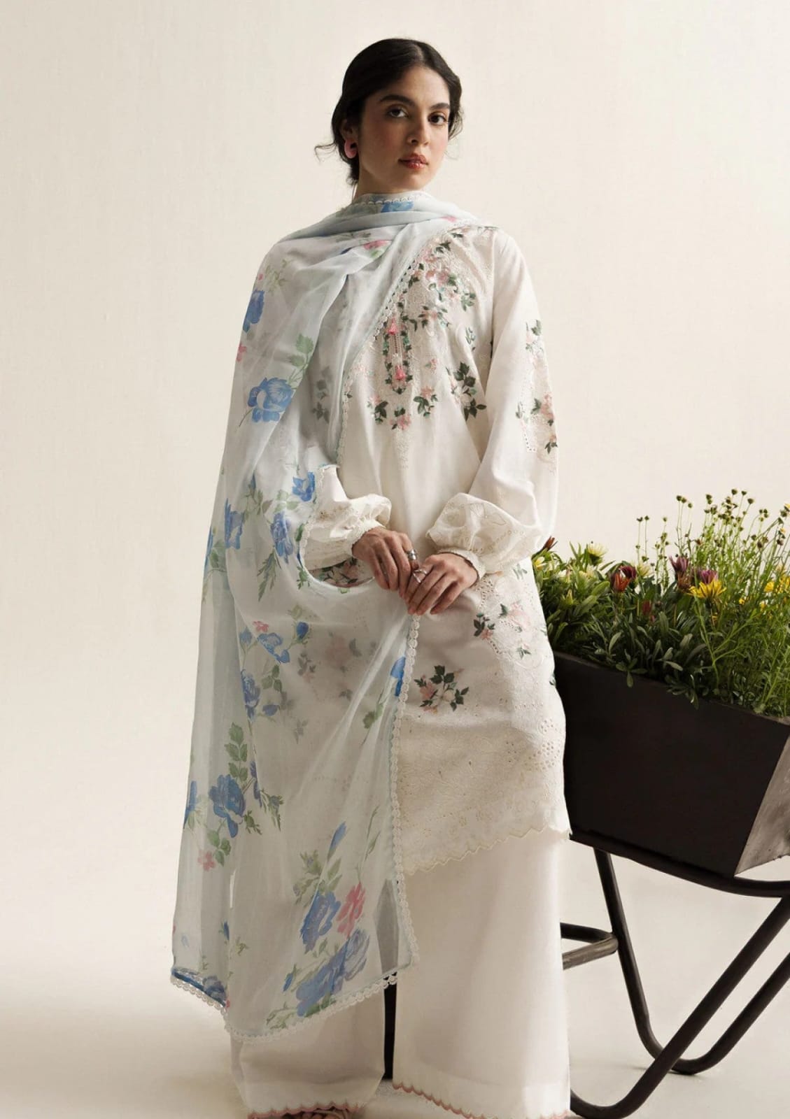 BRAND ZARA SHAHJAHAN
DHANAK EMBROIDERED 3PC