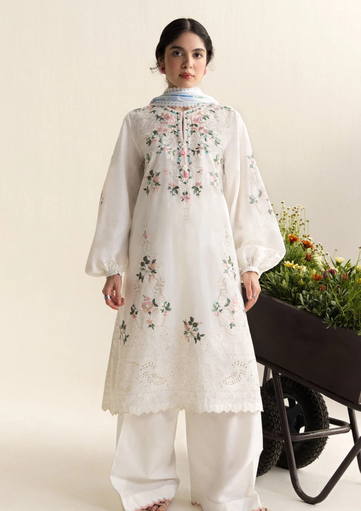 BRAND ZARA SHAHJAHAN
DHANAK EMBROIDERED 3PC