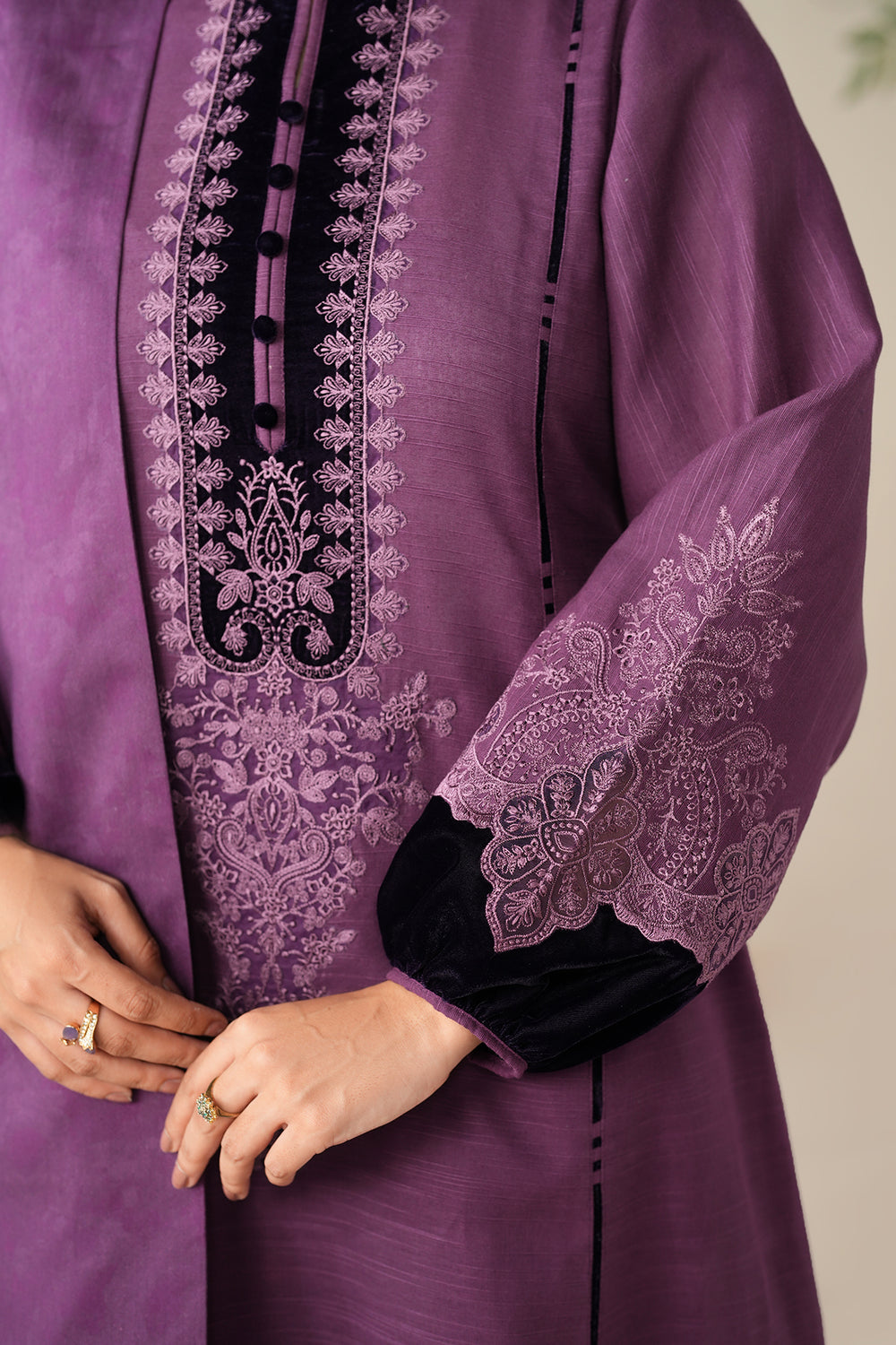 BRAND: BAROQUE 
DHANAK Embroidered 3 Piece