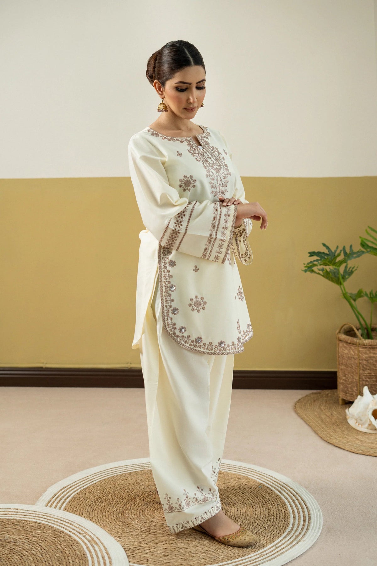 BRAND PEZWAAN
DHANAK EMBROIDERED 2PC