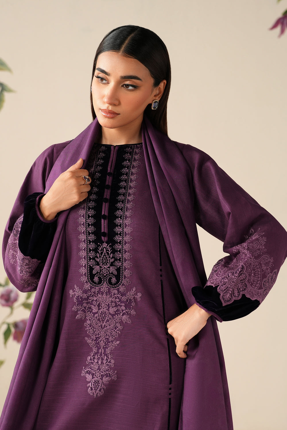BRAND: BAROQUE 
DHANAK Embroidered 3 Piece