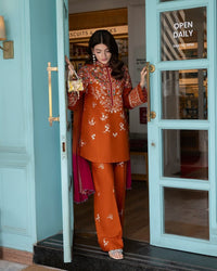 BREND Jazmin 3pc
winter dhank Fabric unstitched